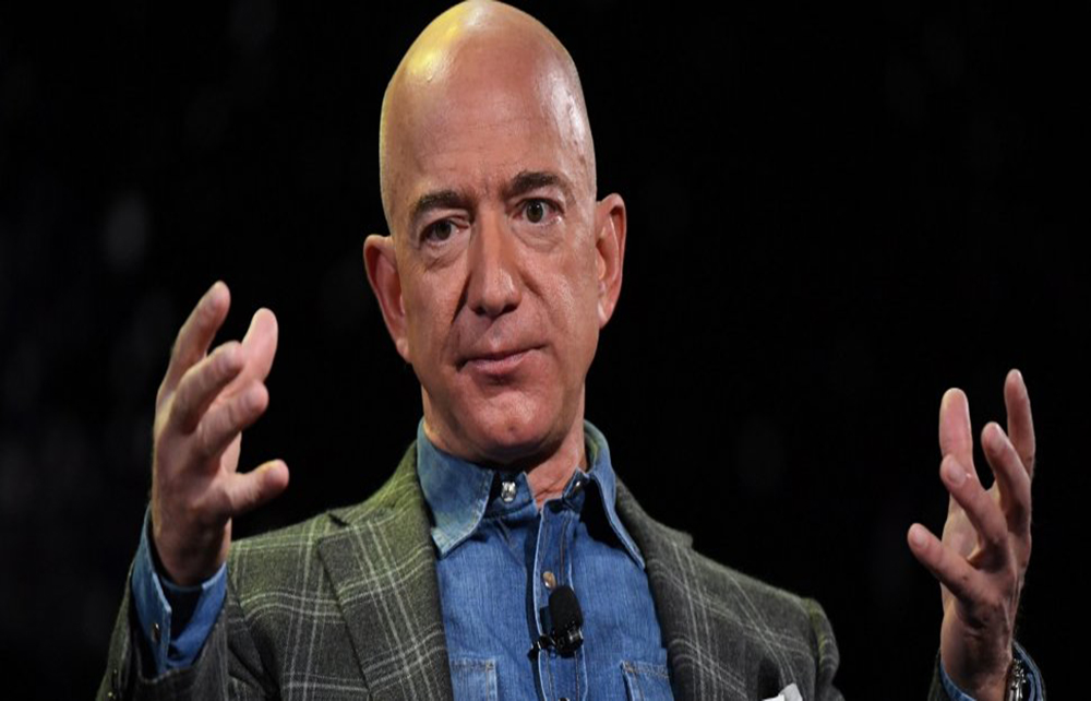 Μπέζος πούλησε μετοχές